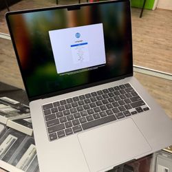 MacBook Air 15-inch, M3, 8GB, 256GB 2024 - F