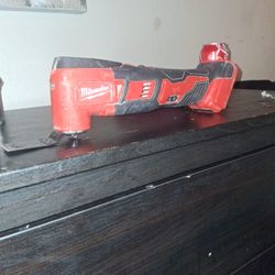 18v Multitool Milwaukee