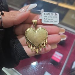 10k Gold Pendant 