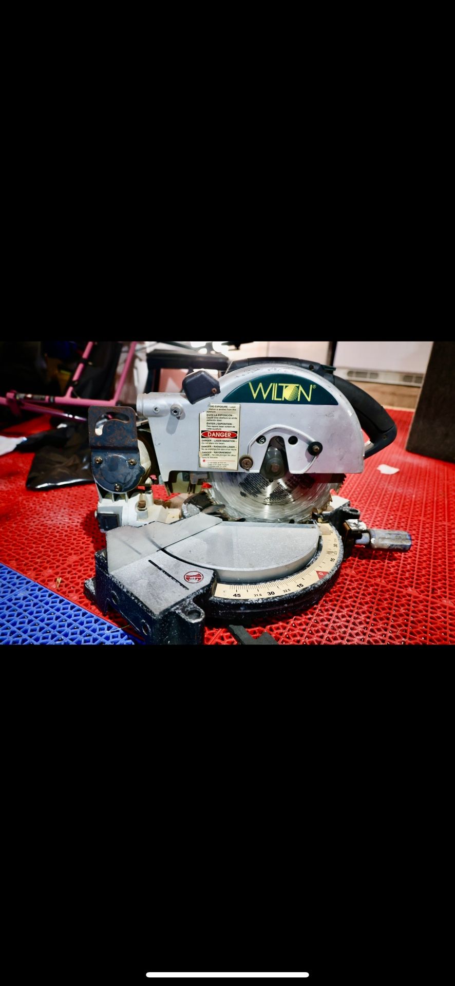 Wilton Compound Miter Saw with Angle Guide