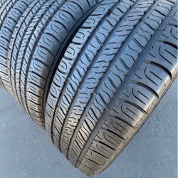 Set 225/65-17 Goodyear 80% De Vida 