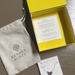 Kendra Scott Ari Heart Short Necklace