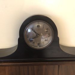 Mantle clock