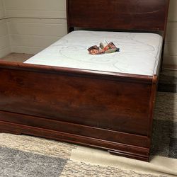Full Size Bed And Dresser With Mirror 