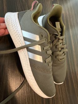 Women’s shoes size 6