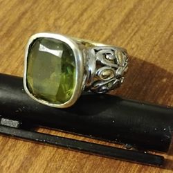 Green Stone Size 7 Ring 