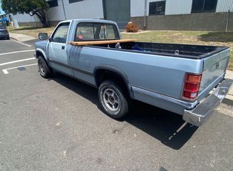 1989 Dodge Dakota