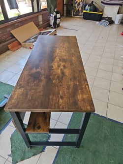 Computer desk