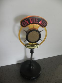 VINTAGE "ON THE AIR" OLD TIME BROADCASTING MICROPHONE AM/FM RADIO - LIGHTS UP