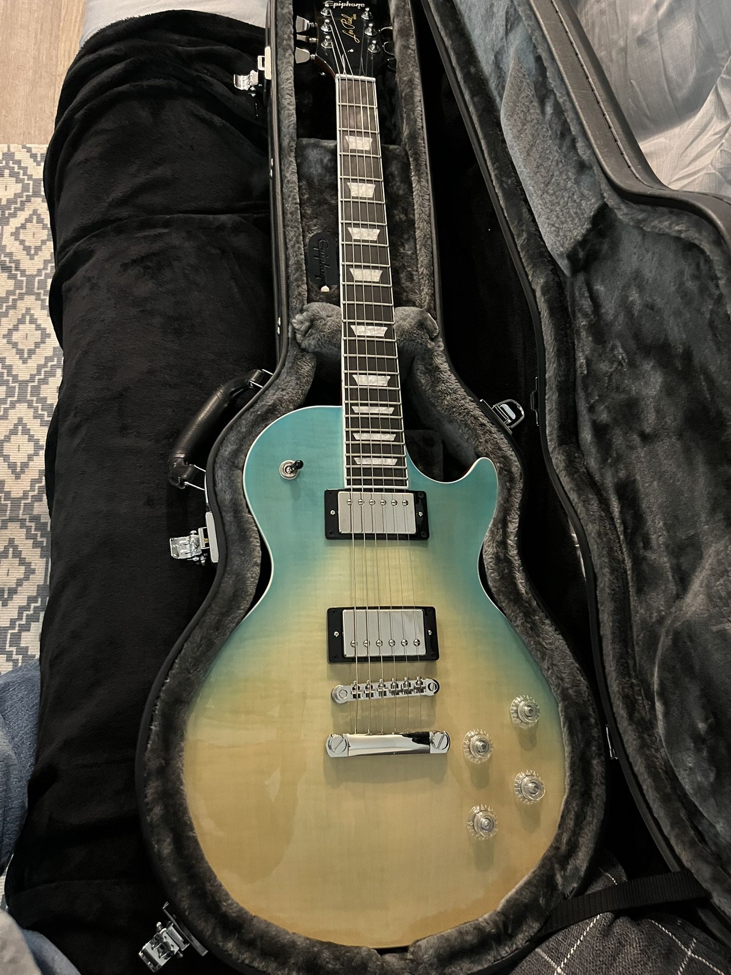 Caribbean Fade Les Paul Modern