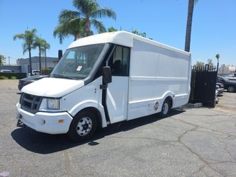2012 Isuzu NRR 16ft BOX