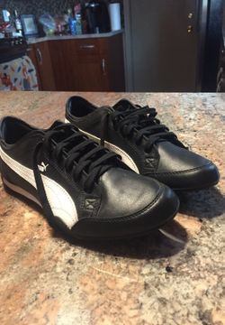 Puma sneakers- never used