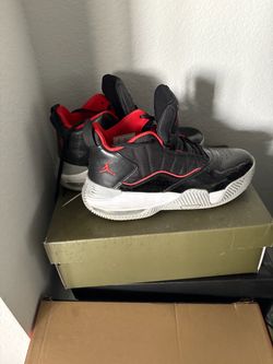 Black and red flight Jordan’s size 5.5 Y