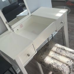 White Wooden Vanity With Mirror 