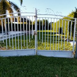 DOUBLE DRIVEWAY GATES VINTAGE  12Ft Wide X 8' Tall