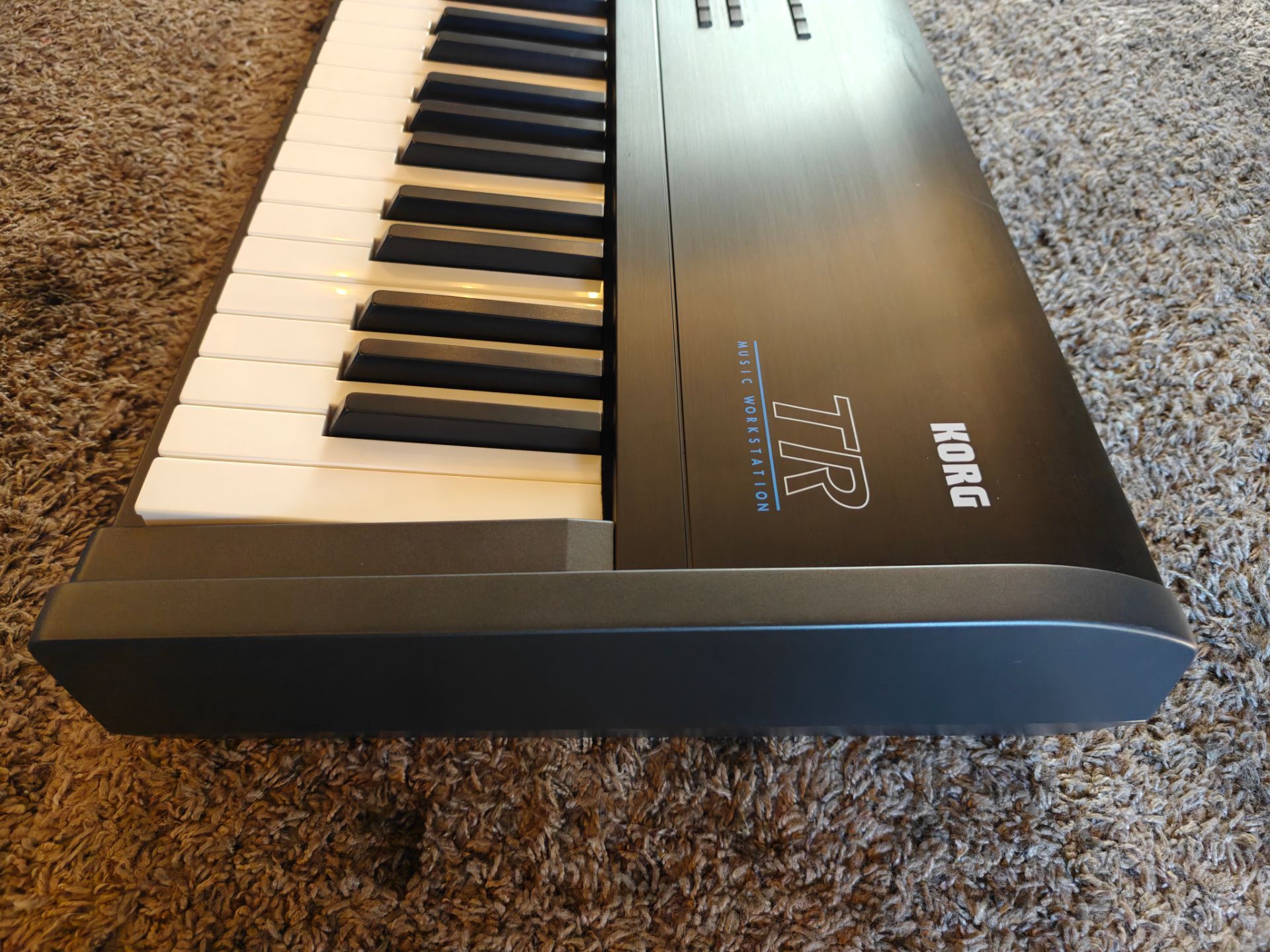 Korg TR88 Workstation Synthesizer Keyboard