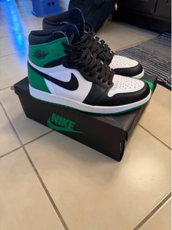 Jordan 1 Mid Men size 8 and women size 7/12