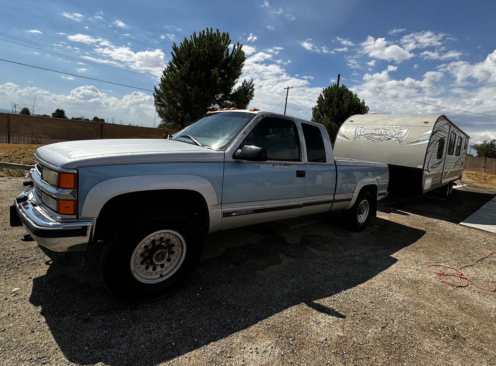 Truck Chevy & 2016 Forest River