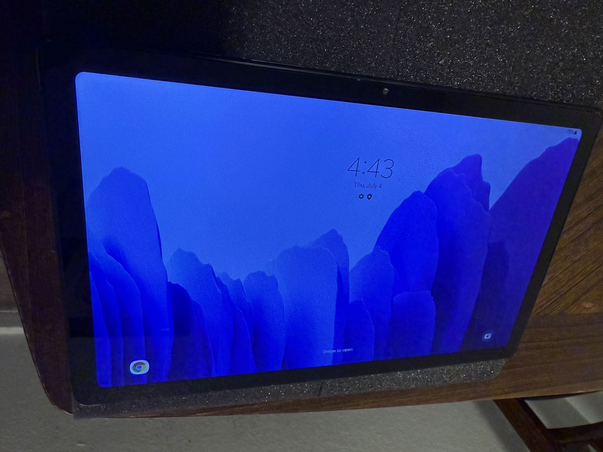 Samsung Galaxy Tab A7 (READ DESCRIPTION)