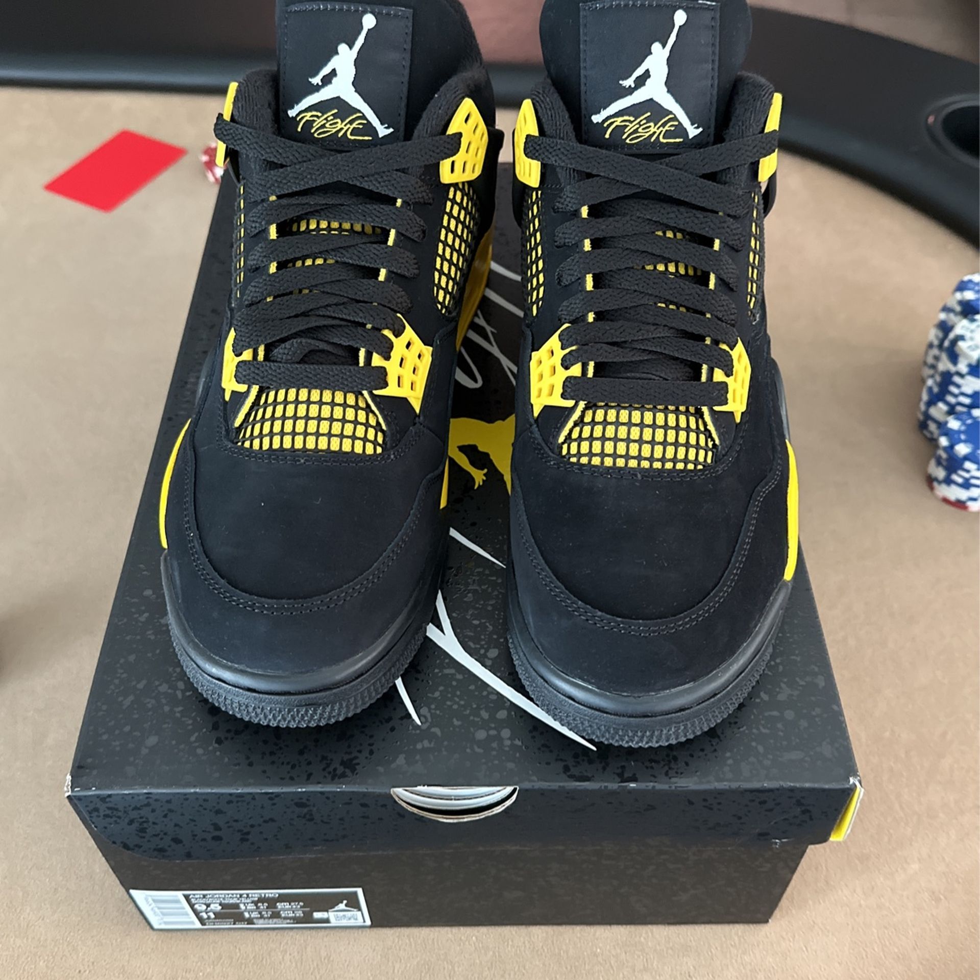 Jordan 4 Thunder