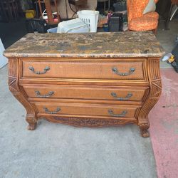 Bombay Dresser Chest