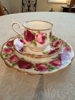Vintage Royal Albert Old English Rose
