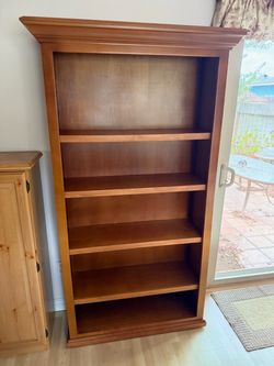 Tall Solid Wood Bookcase with Flared Crown Molding – 5 Shelves