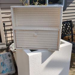 White Wicker Bath wall Storage