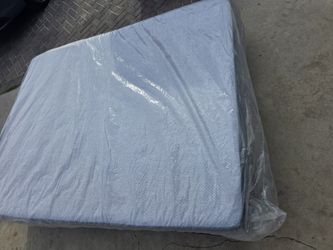 Memory Foam Queen Matress And Box Spring