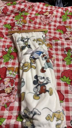 Mickey Mouse throw blanket 60x70