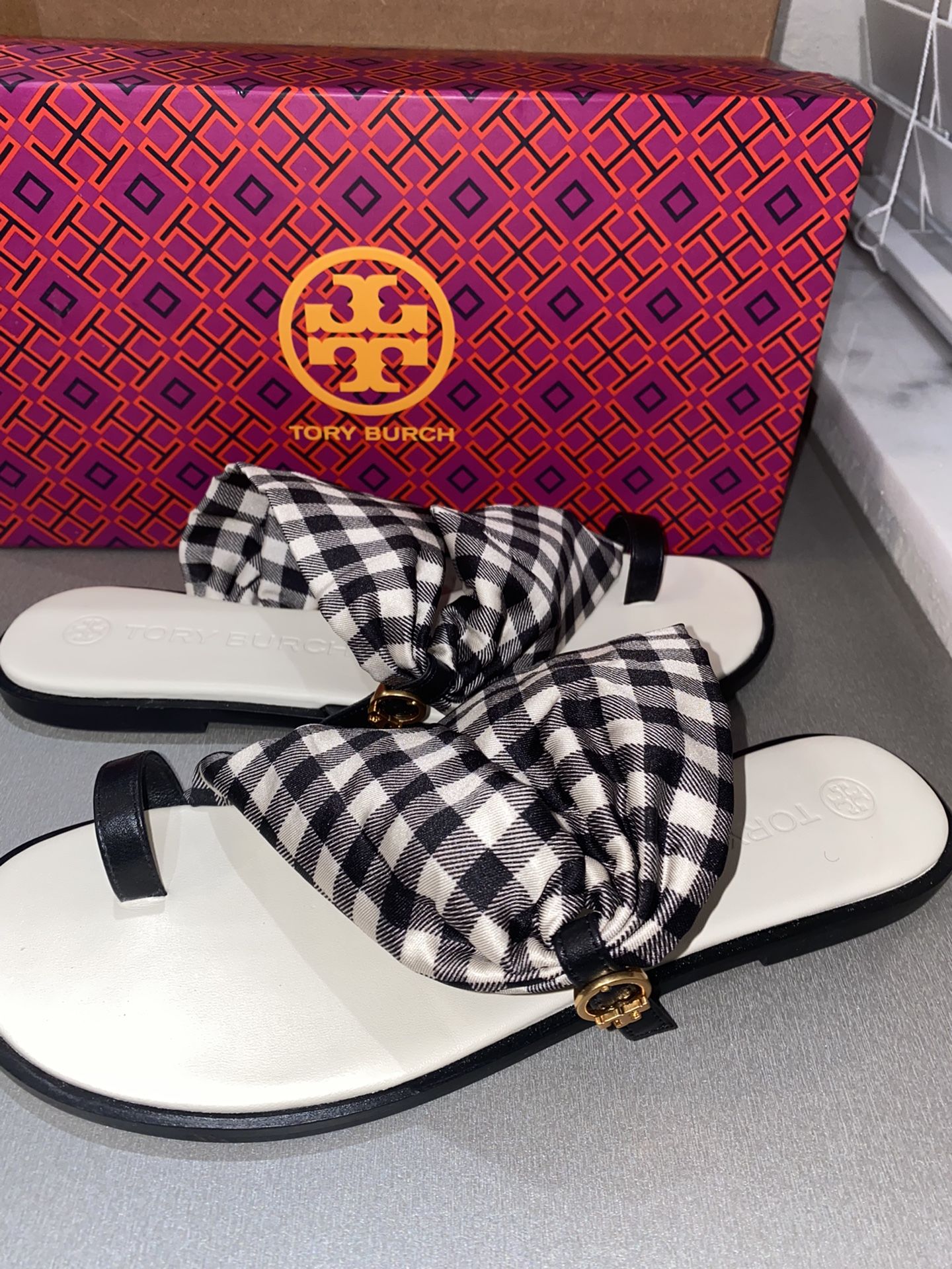 Women's Size 10 Tory Burch Sandals for Sale in Wellington, FL - OfferUp