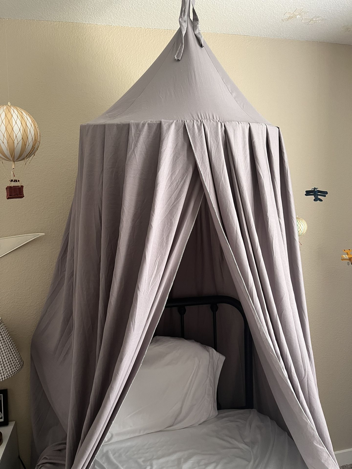 Grey Canopy