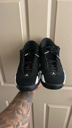 14s Black and White