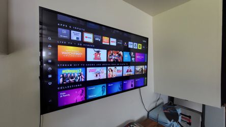 55 inch Smart TV  with Wall Mount for Sale - Vizio 4k Ultra HD LED