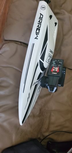 Uridic Arrow Boat 30 MPH