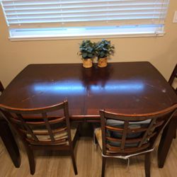 Dining Room Table And Chairs 