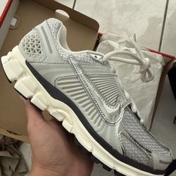 Nike Vomero 5