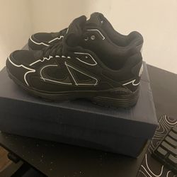 Dior B30 Triple Black Size 8