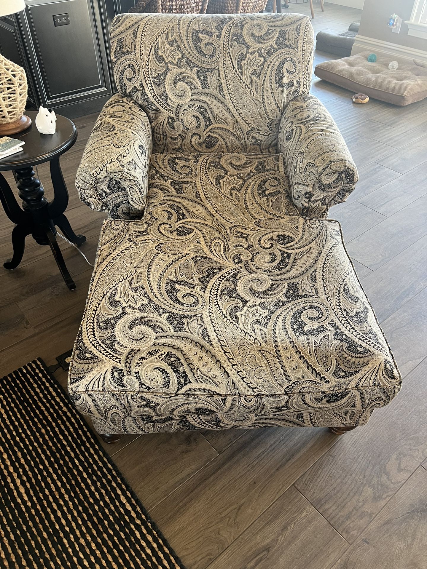 Patterned Chaise Lounge For Sale
