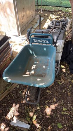 Makita Electric Wheelbarrow XUC01X1 36V LXT