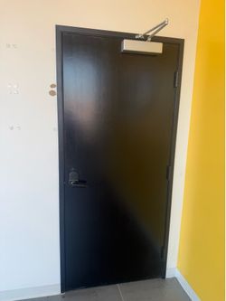 Comercial  door and Fraiming