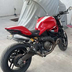 Ducati Monster 821 Cc  2017 Strip Edition Limited
