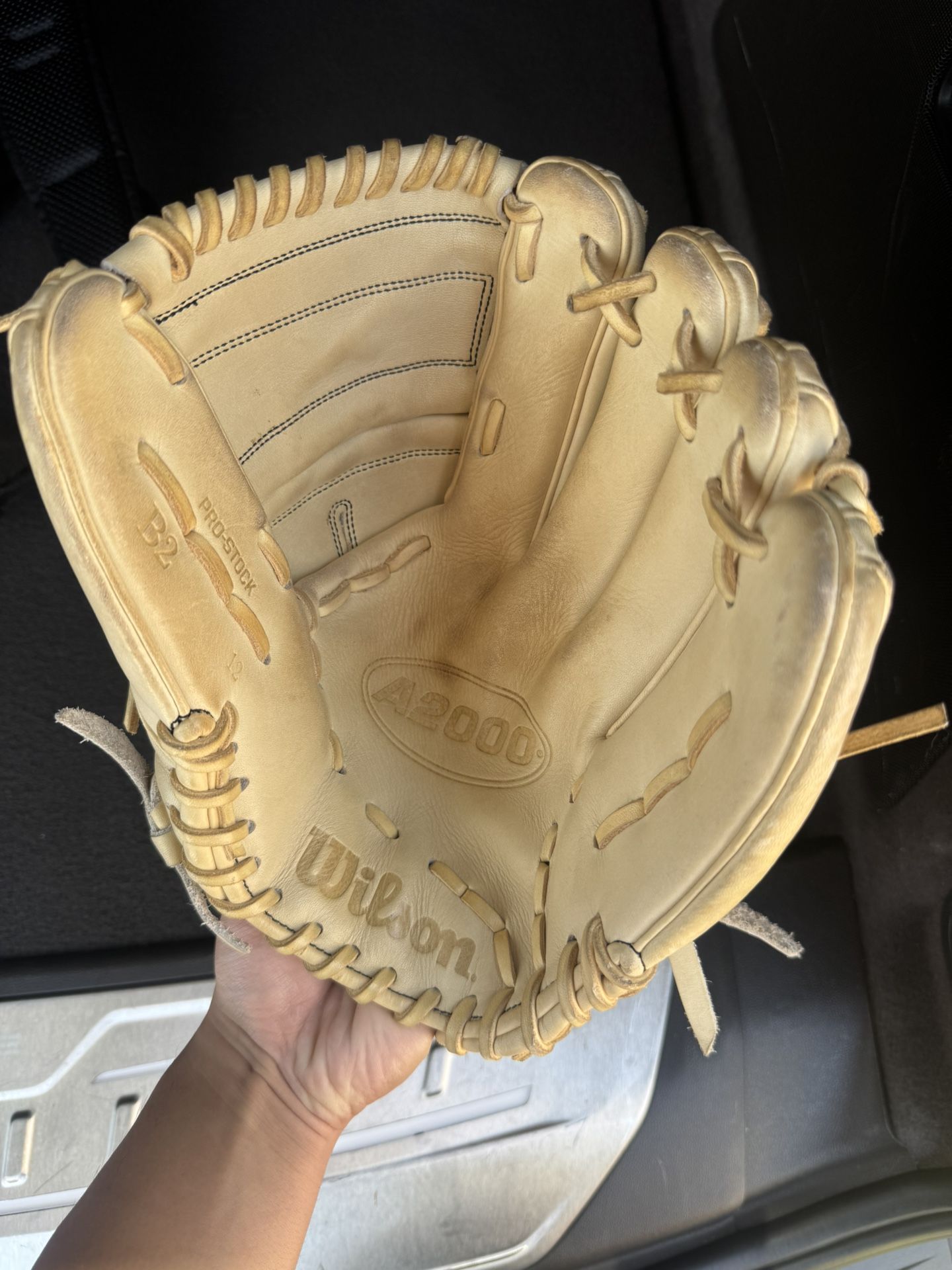 Wilson A200 12 Inch Baseball Glove