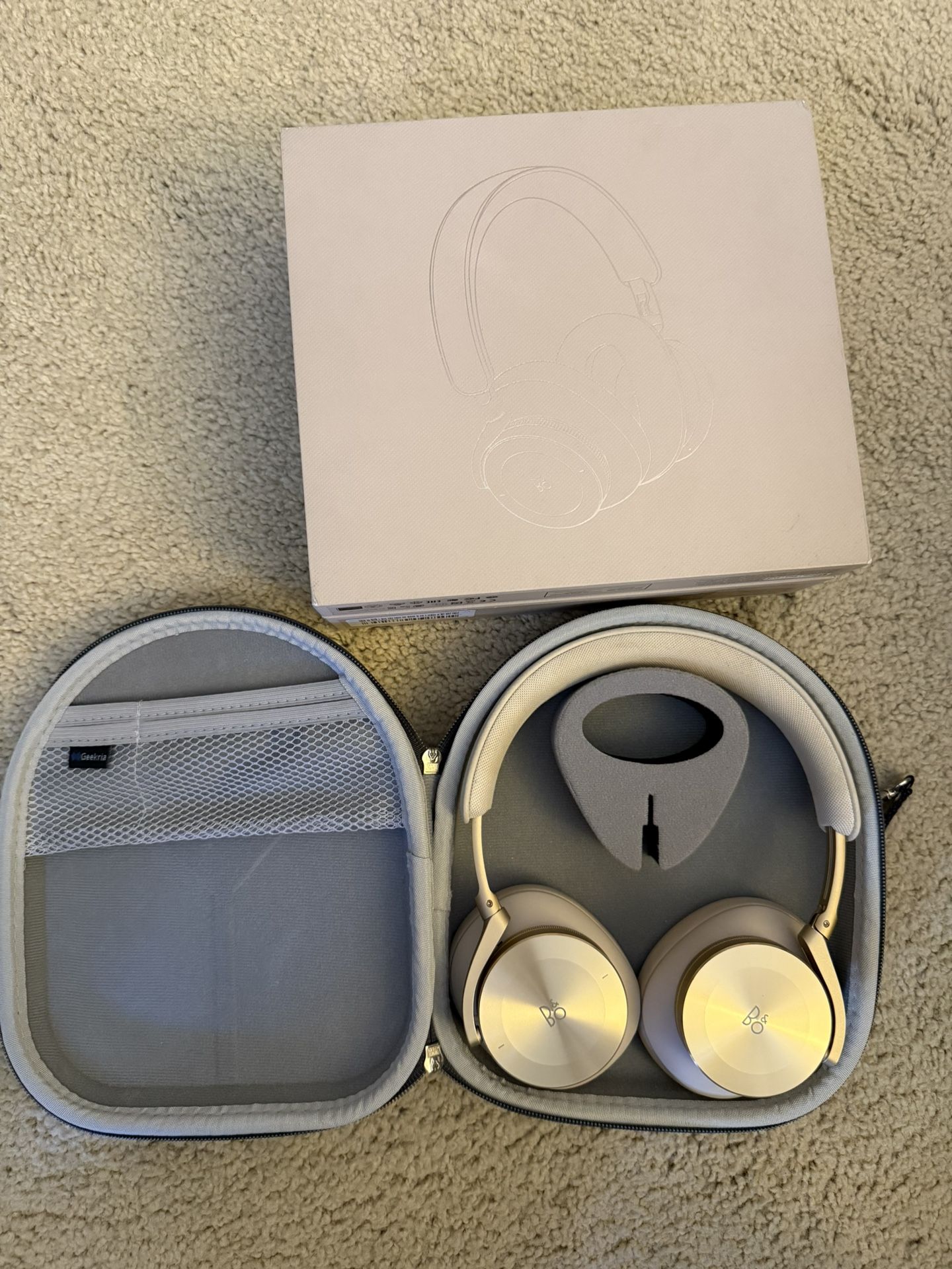 Bang & Olufsen (B&O) h95 (90% New)