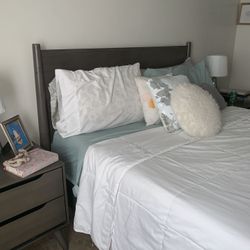 Queen Size Bedrooms Set