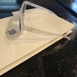 Oakley sunglasses two pair