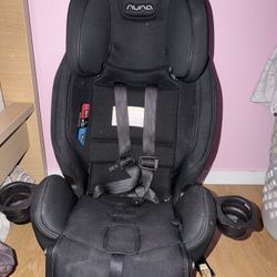 Nuna Car seat 