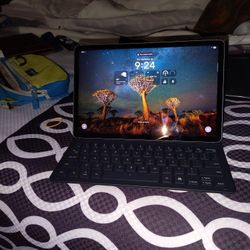 Samsung Galaxy Tab S10 FE + OEM Keyboard & S Pen – Excellent