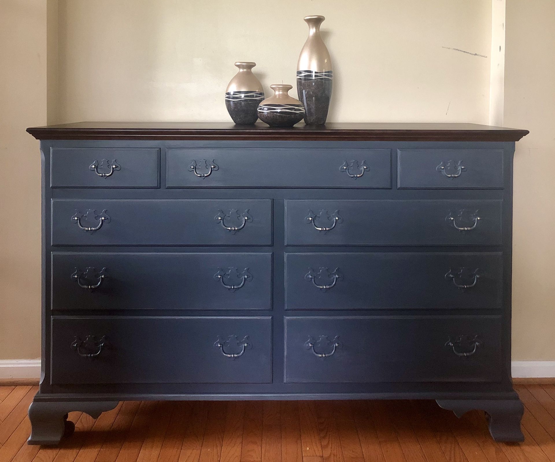 Dresser/ buffet table