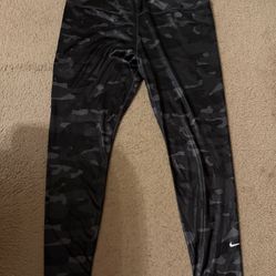 Women’s Nike Dri -Fit Leggings Size (XXL)